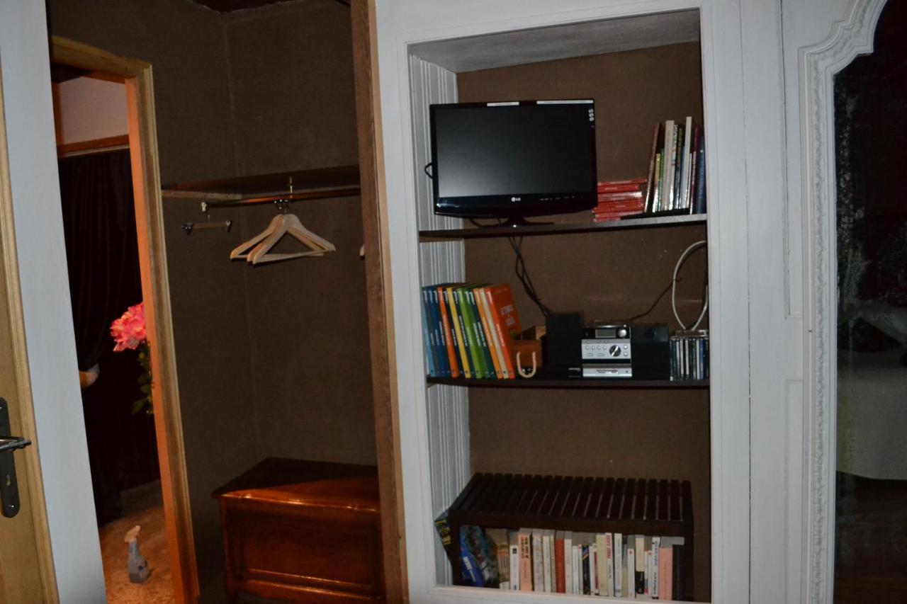 Bed And Breakfast "Le Moulin A Grains" Menil-la-Horgne Room photo